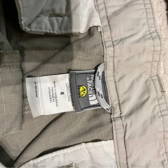 The North Face Hiking Cargo Shorts Women’s Size 8 - Picture 3 of 4